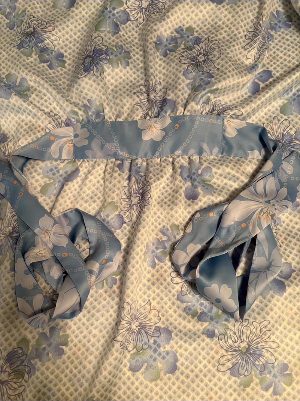 🔹 Satin Robe & Slip Set  💎 - Picture 10 of 10